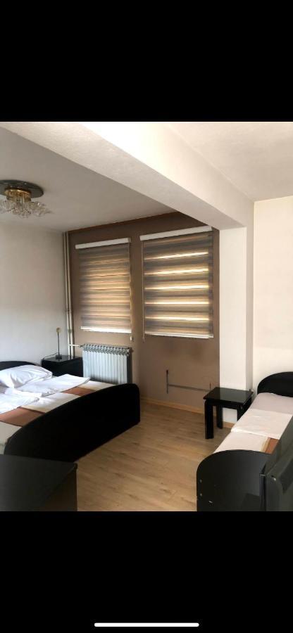 Motel Luxor Visoko Extérieur photo
