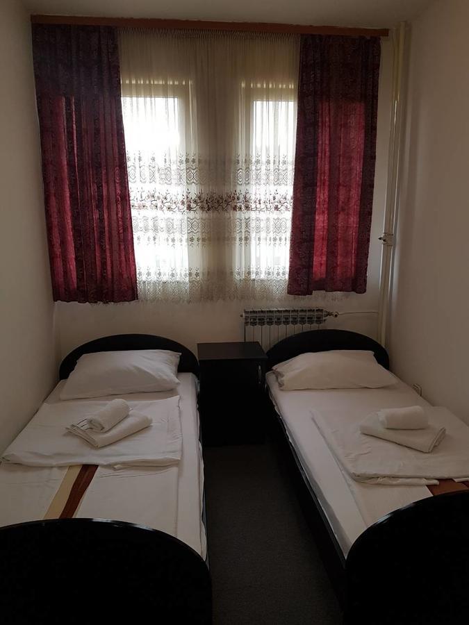 Motel Luxor Visoko Extérieur photo