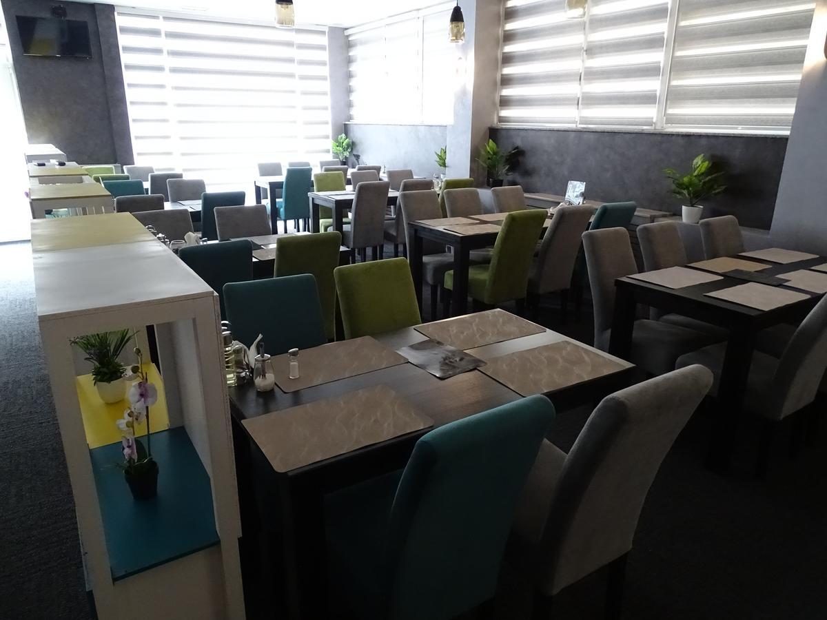 Motel Luxor Visoko Extérieur photo