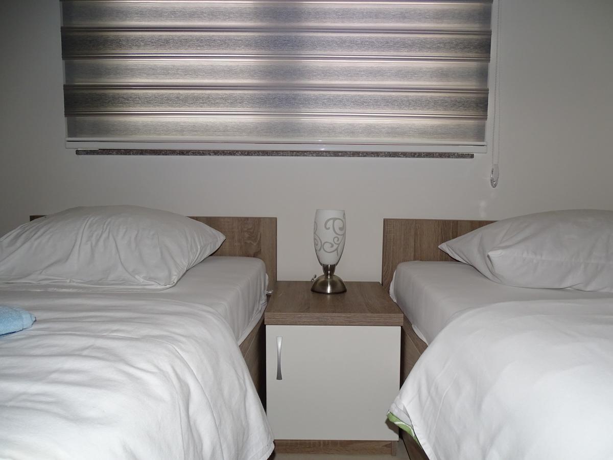 Motel Luxor Visoko Extérieur photo